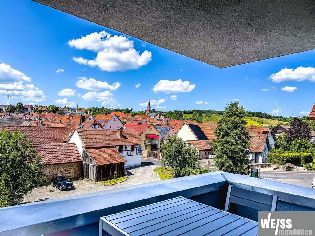 Immobilie in Urspringen - Hochwertig ausgestattete, neuwertige Etagenwohnung mit Carport in Urspringen - Bild 1
