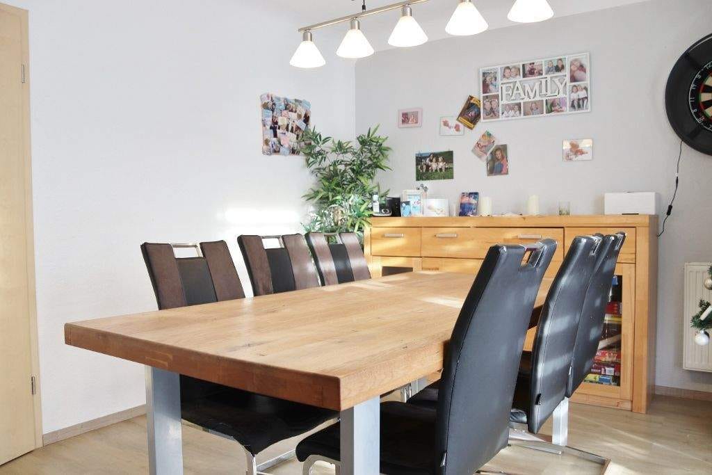 Immobilie in Ronsberg - Großzügiges Einfamilienhaus mit Garage und viel Platz - Bild 3