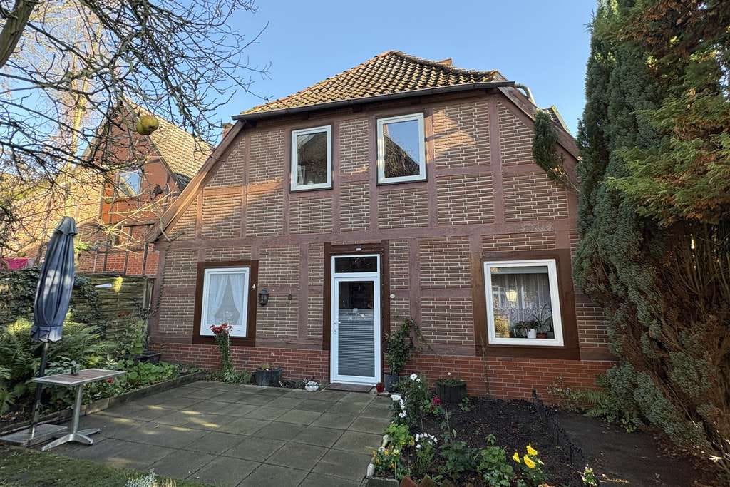 Immobilie in Lauenburg/Elbe - Ein Haus mit Geschichte! Kapitalanlage mit 4 Einheiten in der Altstadt - Bild 1