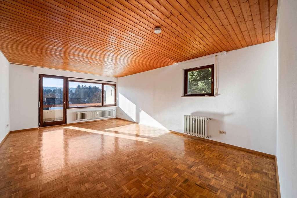 Immobilie in Lenzkirch - Großzügiges Apartment mit Südbalkon in Aussichtslage - Bild 3