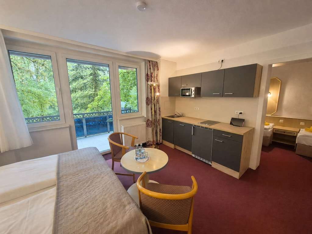 Immobilie in Lärz - Exklusives Wohnen am See: Stilvolles 2-Zimmer-Apartment mit direktem Wasserzugang in Lärz - Bild 2