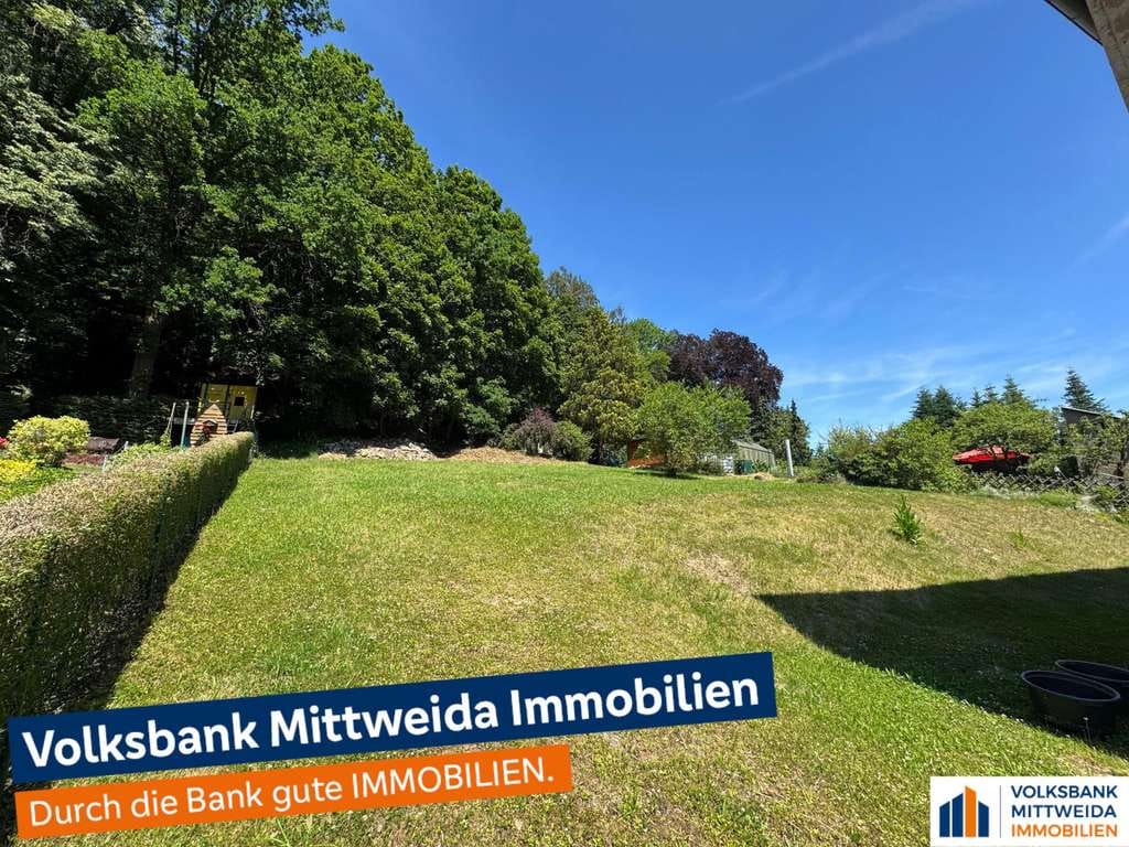 Immobilie in Waldheim - Teilsaniertes 2- Familienhaus mit Ausbaureserve und großem Grundstück in ruhiger Lage! - Bild 1