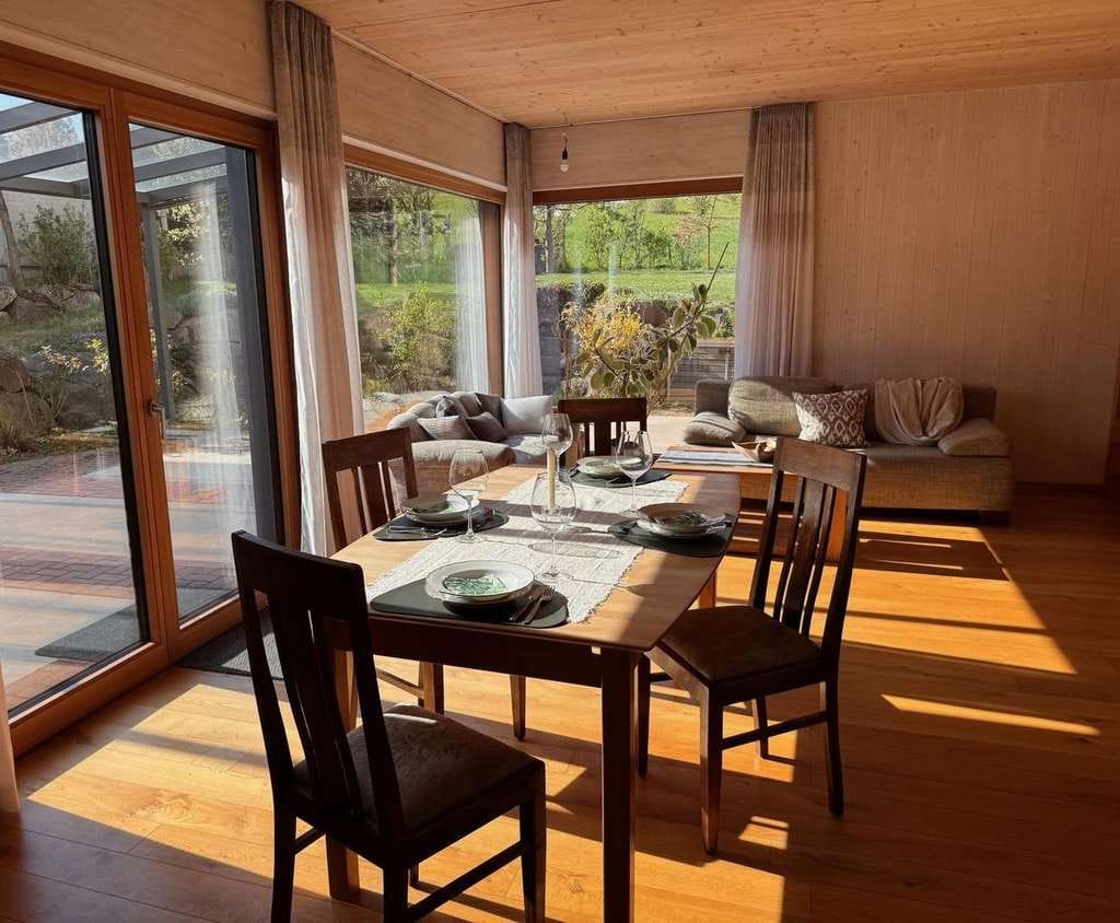 Immobilie in Weiler bei Bingen - Provisionsfrei - Architektur trifft Natur: Lichtdurchflutetes Holzhaus mit Traumgarten & Fernblick - Bild 2