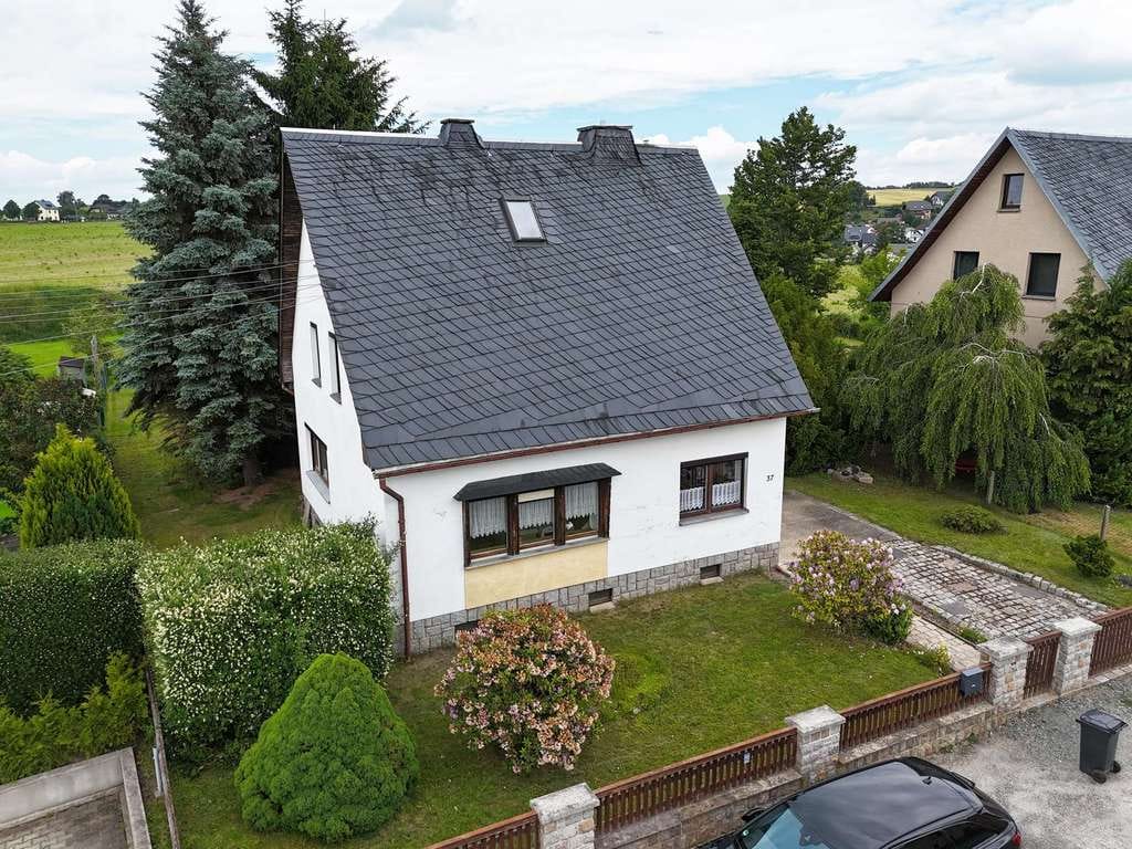 Immobilie in Rodewisch - Einfamilienhaus mit großem Garten, Feldblick & Garage in Rodewisch - Bild 1