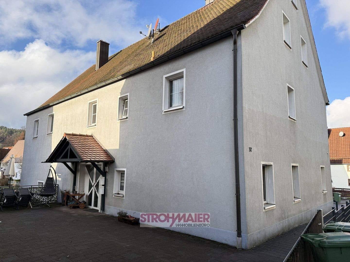 Immobilie in Offenhausen - Eigenheim mit Mieteinnahmen! Zukunftssicheres Zweifamilienhaus mit ausbaubarem Dachgeschoss, Scheune und Garten. - Bild 0