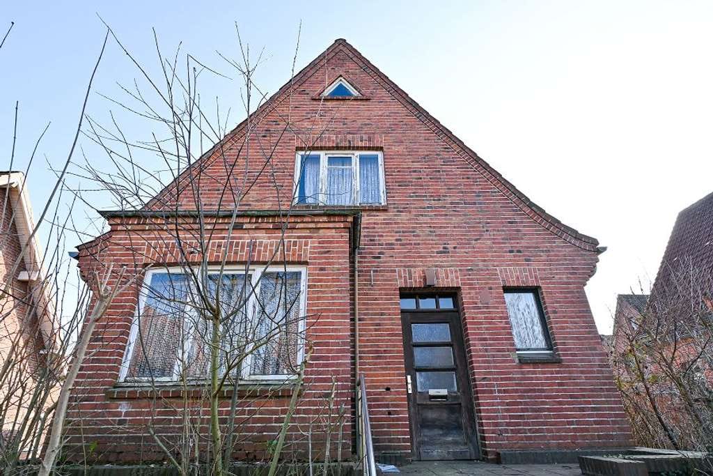 Immobilie in Bad Oldesloe - Handwerker aufgepasst! Sanierungsbedürftiges Einfamilienhaus in Bad Oldesloe - Bild 0