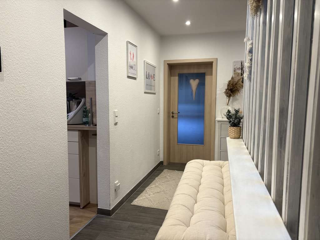 Immobilie in Witzenhausen - Freistehendes Einfamilienhaus mit viel Platz  in schöner Lage von Witzenhausen-Unterrieden - Bild 1