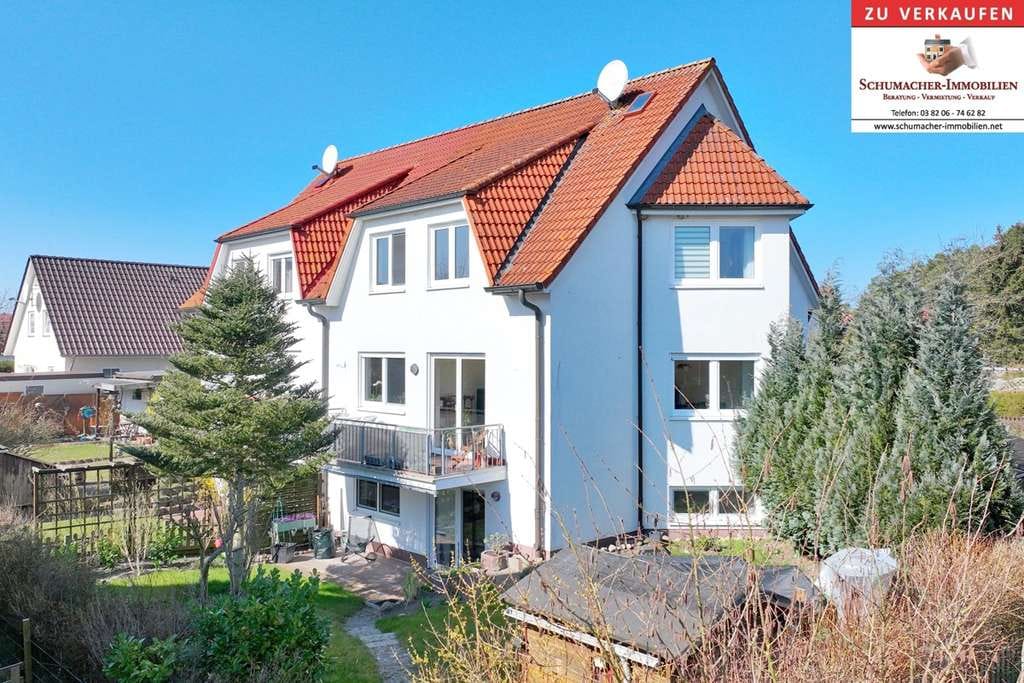 Immobilie in Graal-Müritz - Doppelhaus mit 3 Wohneinheiten im Ostseeheilbad - Bild 0