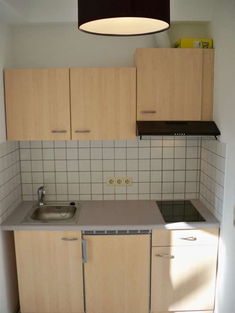 Immobilie in Sindelfingen - Zentrale Lage und S-Bahn/ Busbahnhof/Daimler vor der Tür - vermietetes 1 Zimmer Apartment mitten in  - Bild 2