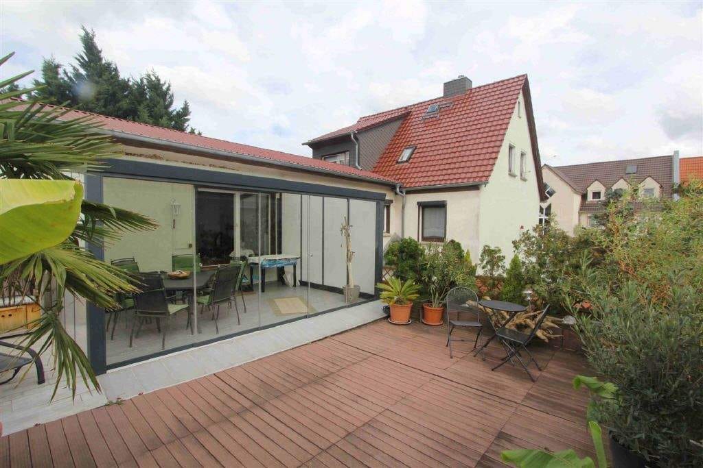 Immobilie in Merseburg - Einfamilienhaus mit Gewerbeeinheit im Erdgeschoss - Bild 0