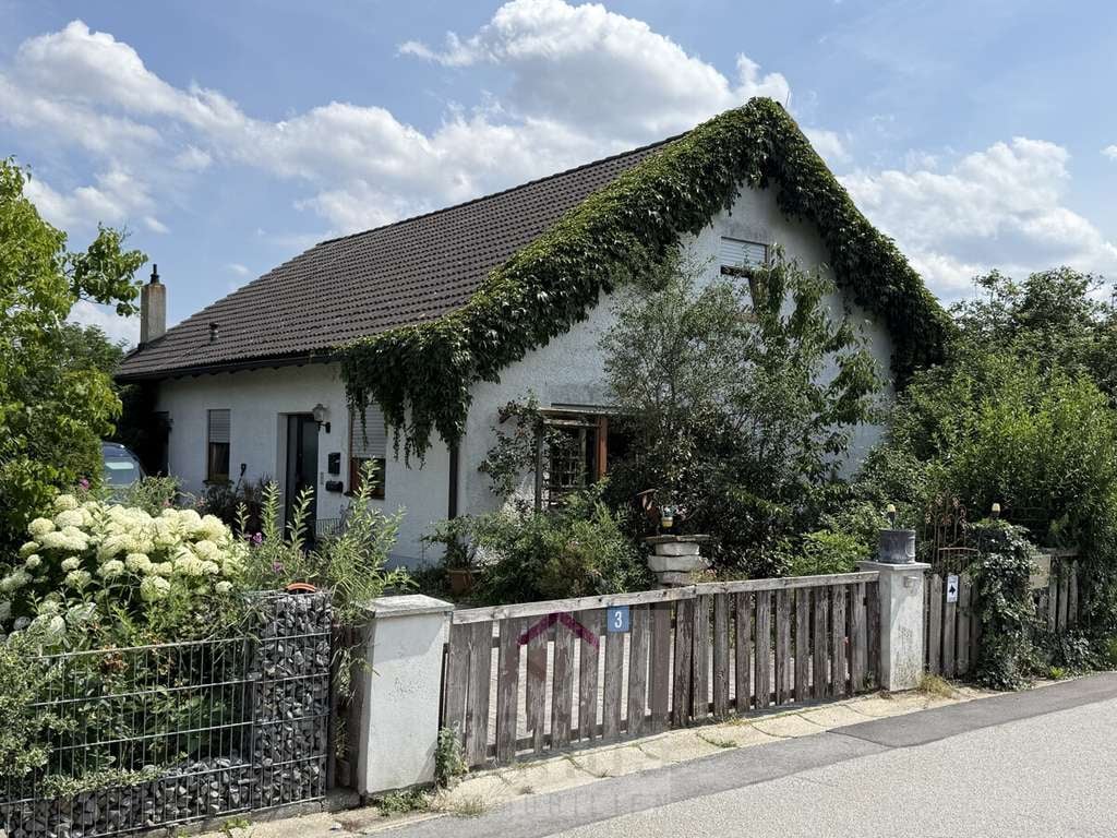Immobilie in Osterhofen - Einfamilienhaus im Grünen Galgweis bei Osterhofen - Bild 0