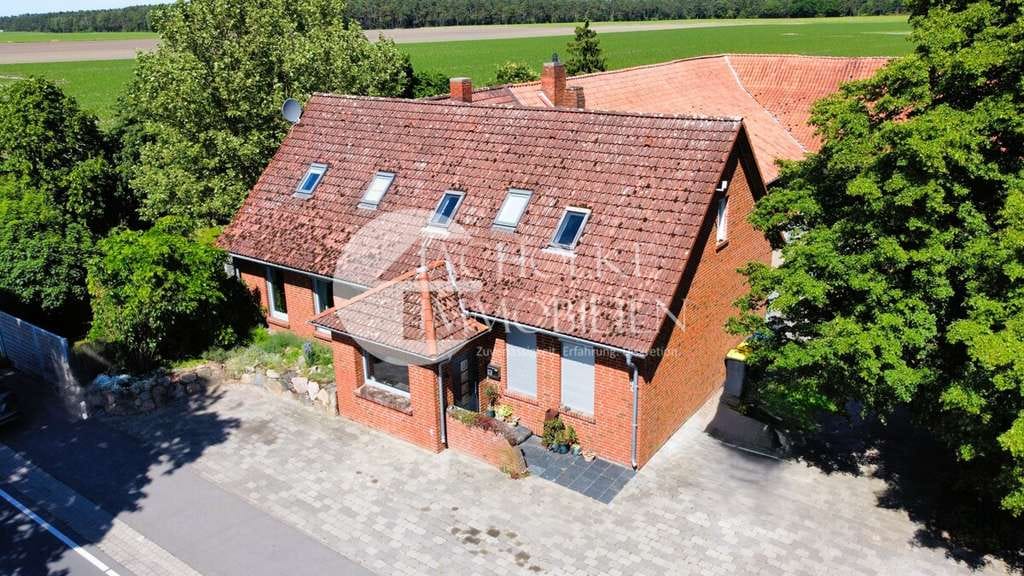 Immobilie in Lüder - Weitblick inklusive – Hofanwesen mit parkähnlichem Garten und besonderer Privatsphäre - Bild 3