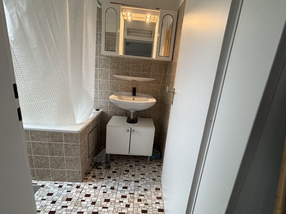 Immobilie in Ehningen - Charmante 2-Zimmer Wohnung inkl. Stellplatz&Einbauküche, Möbel-sofort verfügbar! - Bild 2