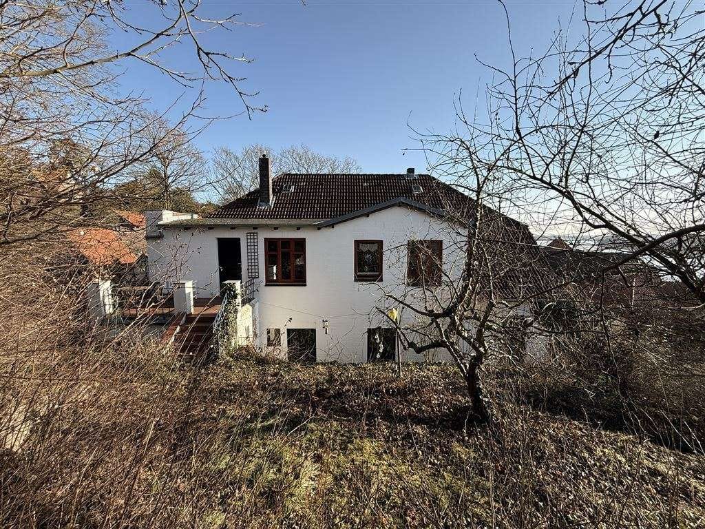 Immobilie in Lauenburg/Elbe - Liebhaber gesucht – Jahrhunderthaus mit Blick über die Elbe - Bild 1