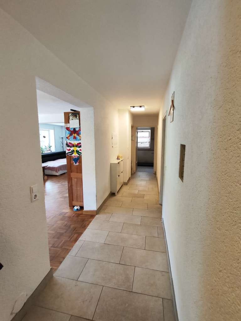 Immobilie in Wüstenrot - Großzügiges Mehrgenerationenhaus mit zwei Ferienwohnungen, Balkone & Weitsicht in Neulautern - Bild 2