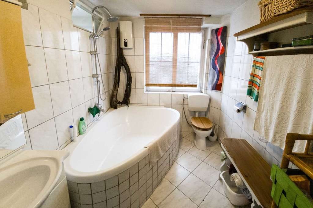 Immobilie in Schwäbisch Hall - Günstige 3-Zi-Wohnung mit Garage und Tageslichtbadezimmer - Bild 2