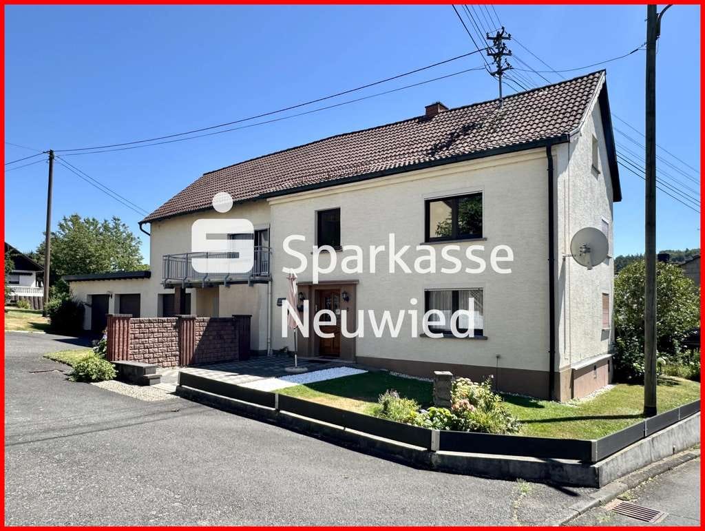 Immobilie in Dürrholz - Einfamilienhaus mit drei Garagen in ruhiger Lage - Bild 0