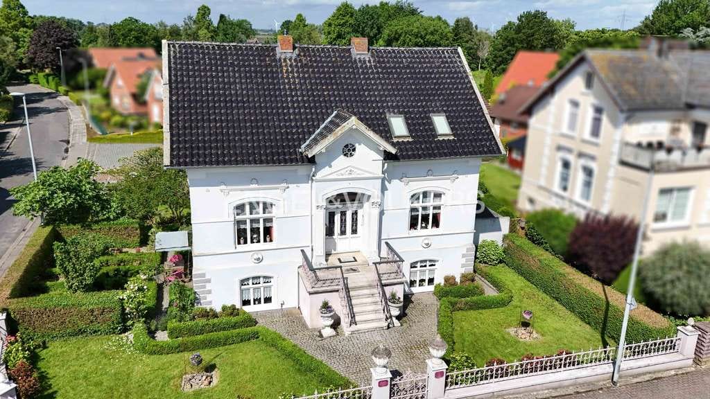 Immobilie in Moormerland - Elegante Villa aus der Gründerzeit - Großzügige Räume und stilvolle Ausstattung - Bild 0