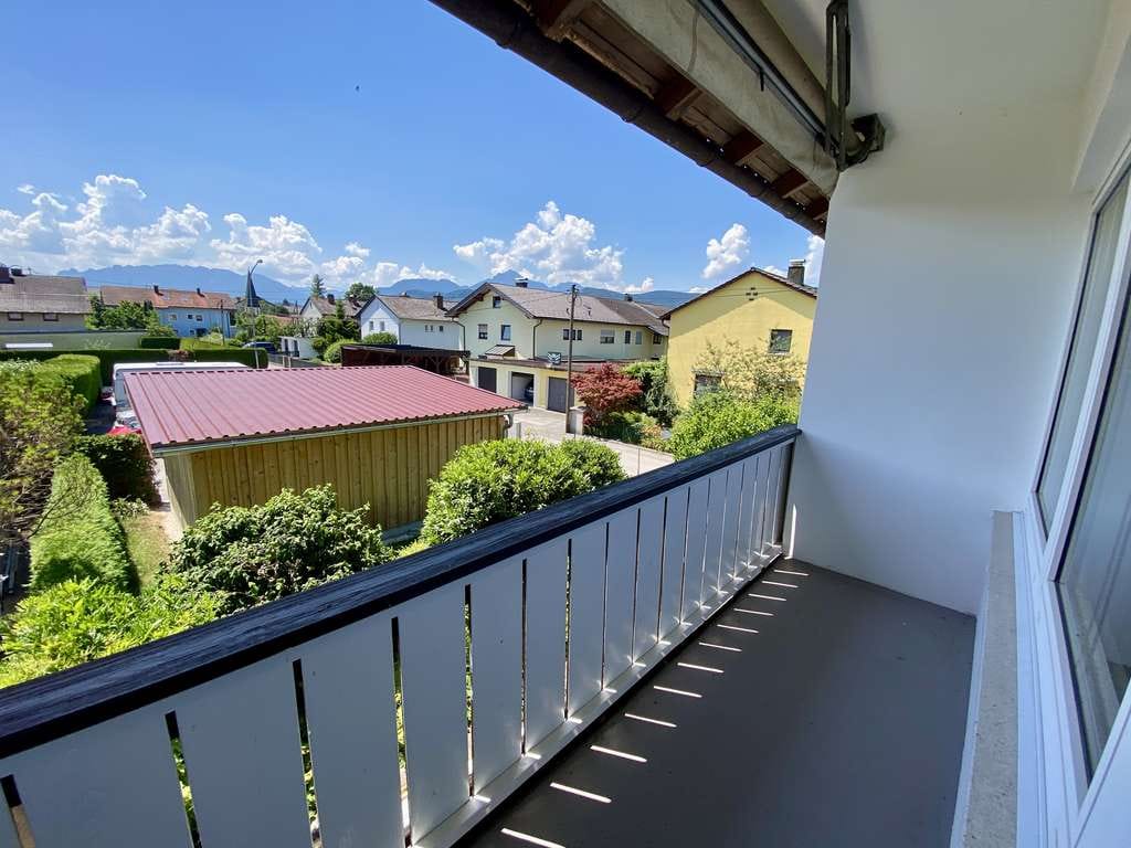 Immobilie in Ainring - Freundliche sanierte 2,5 Zimmer-Wohnung mit Balkon, Garten und Carport - Bild 3