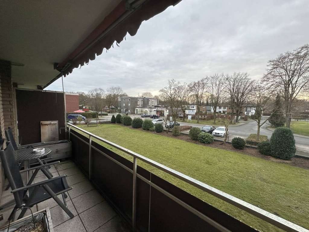 Immobilie in Verl - Neu renovierte 2-Zimmer-Wohnung mit Balkon, Kellerraum und PKW-Stellplatz in Verl zu verkaufen - Bild 2