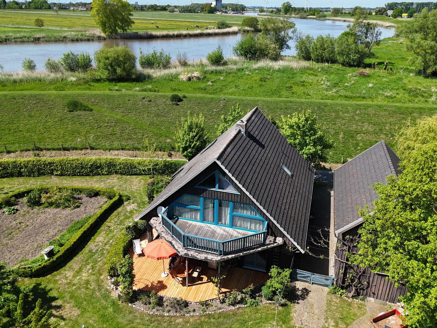 Immobilie in Bahrenfleth - Ökologisch gebautes Holzhaus u. Nebengebäude - Bild 0