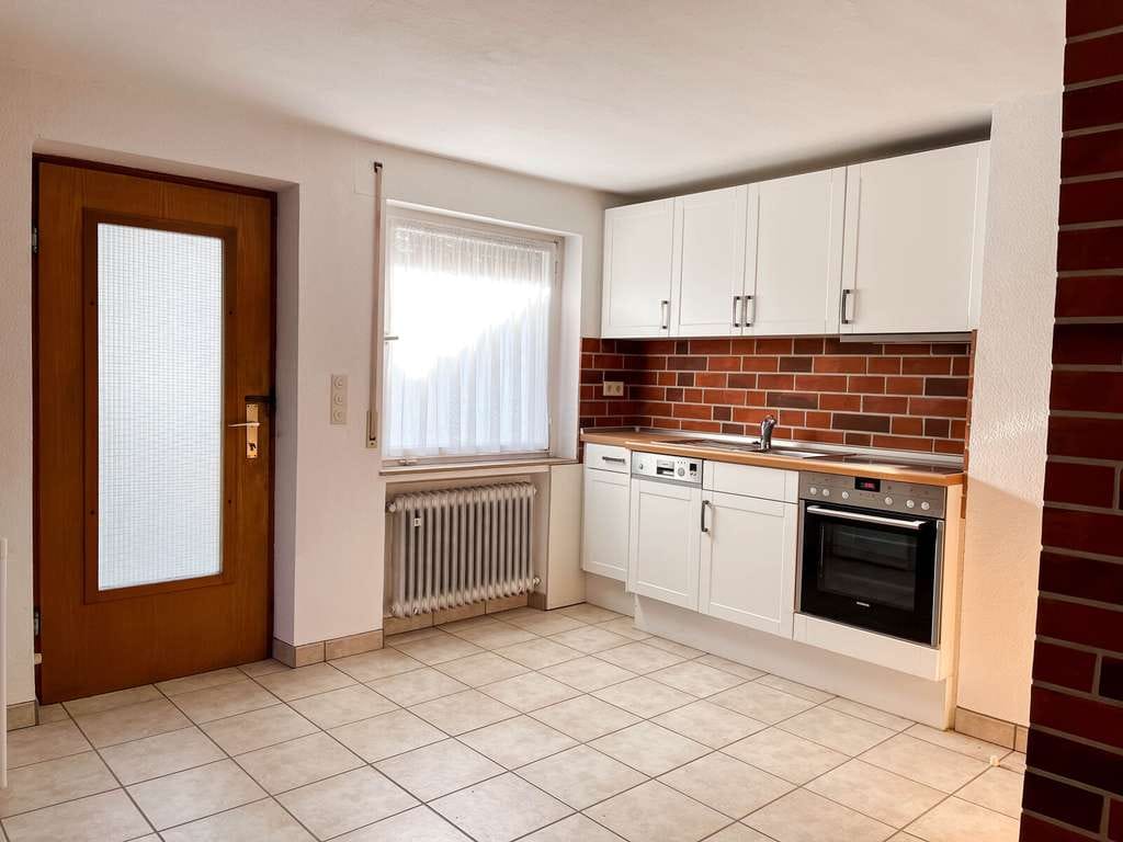 Immobilie in Schöntal - Einfamilienhaus mit Garten & Garage - Bild 1