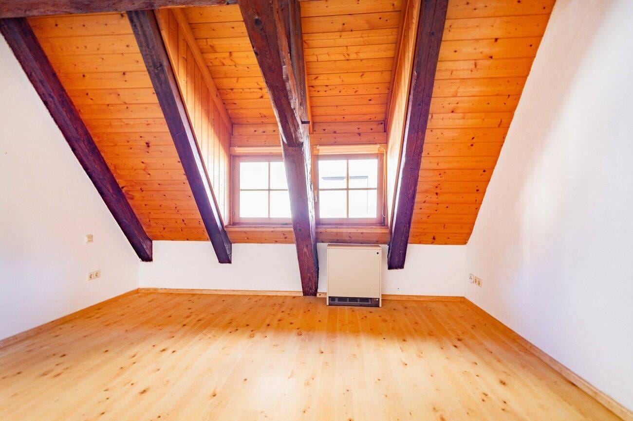 Immobilie in Sulzburg - BRUMANI | Historische Dachgeschosswohnung mit einzigartigem Charme - Bild 3