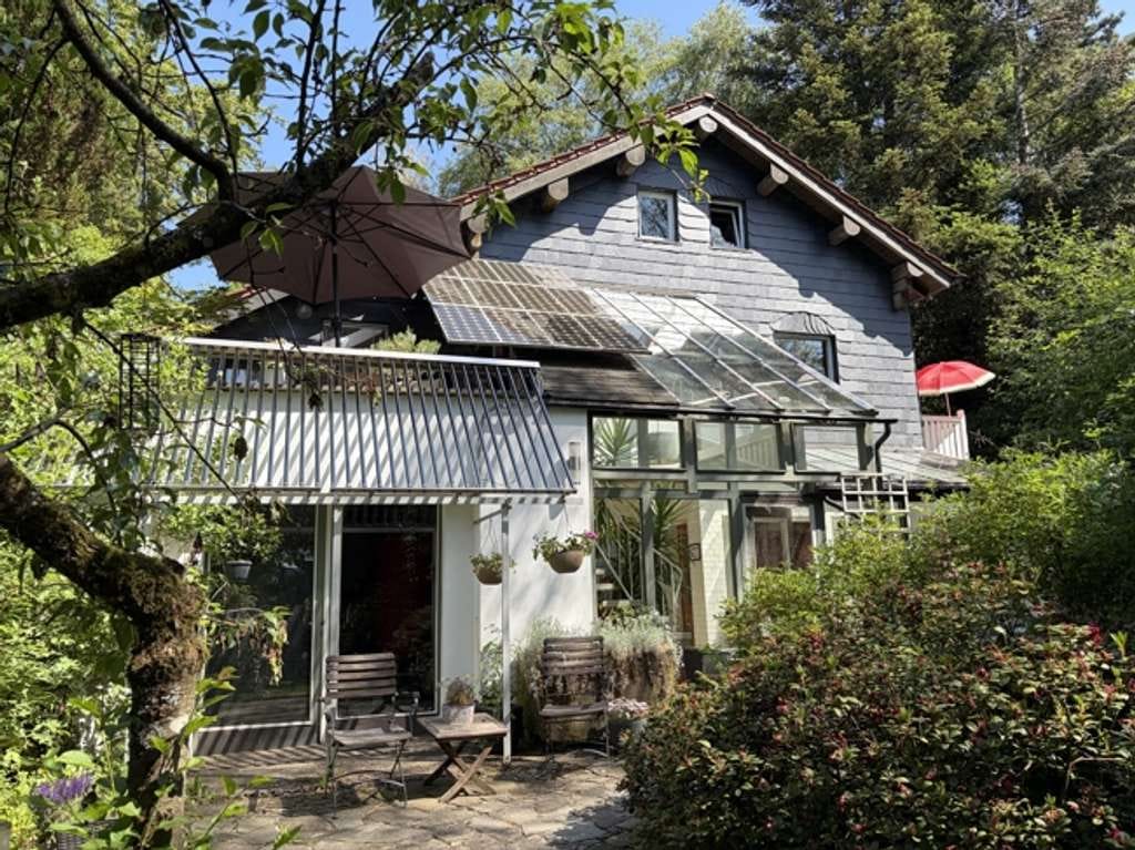 Immobilie in Olzheim - Pferdeliebhaber aufgepasst! Idyllisches Anwesen mit Holzblockhaus, Stallungen, Paddock & Weideland - Bild 3