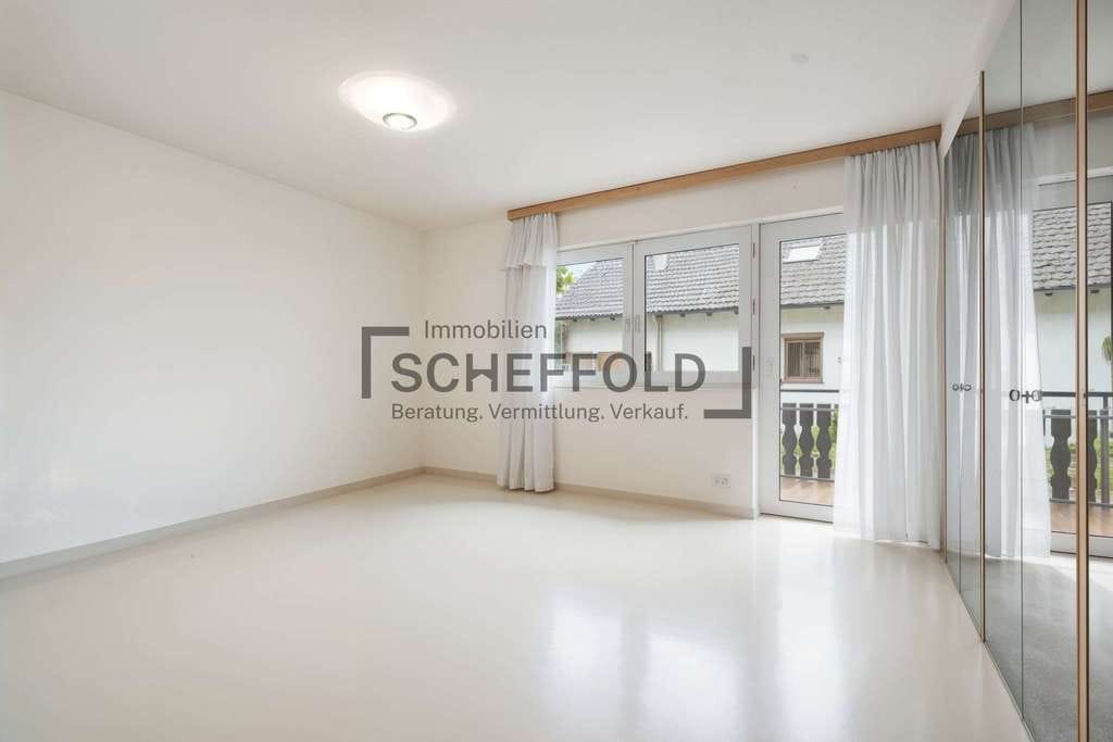Immobilie in Ehingen (Donau) - Stilvolles Architektenhaus! Großzügiges Einfamilienhaus mit Einliegerwohnung und traumhaftem Garten - Bild 4