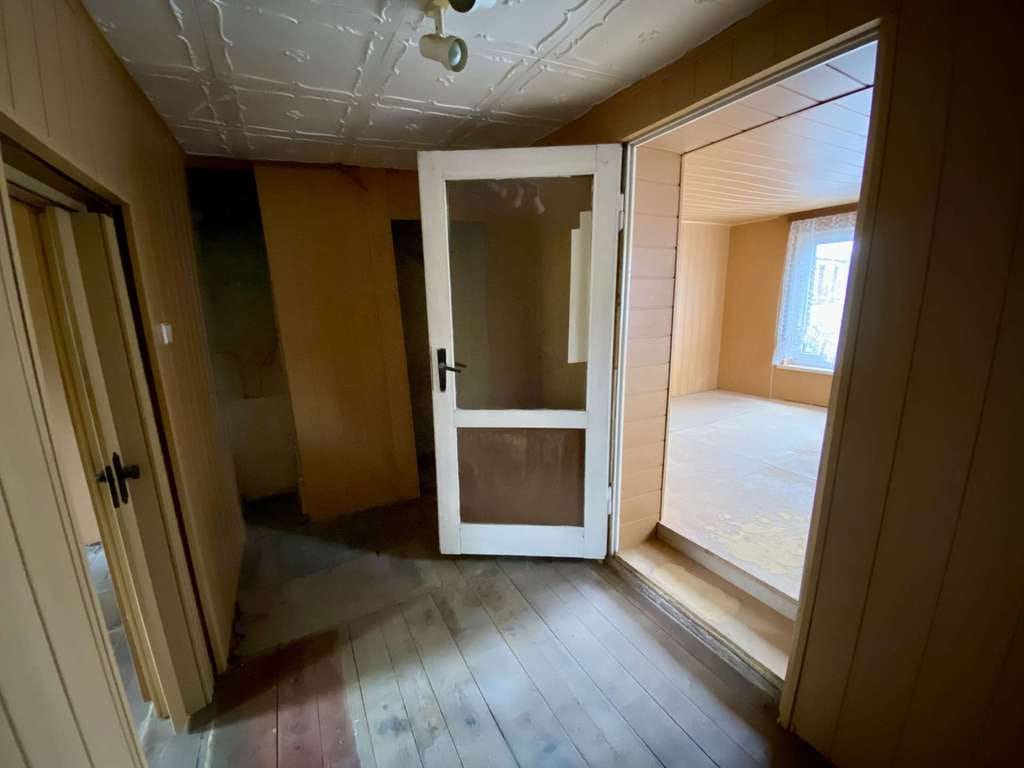 Immobilie in Zwenkau - Einfamilienhaus in zentraler ruhiger Lage von Zwenkau mit Doppelgarage zu verkaufen - Bild 4