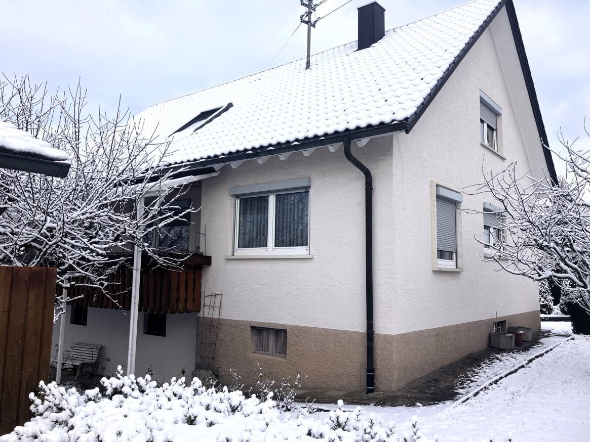 Immobilie in Denkingen - Viel Platz in ruhiger Lage - EFH mit 8 Zimmer, Garten und Garagen - Bild 2