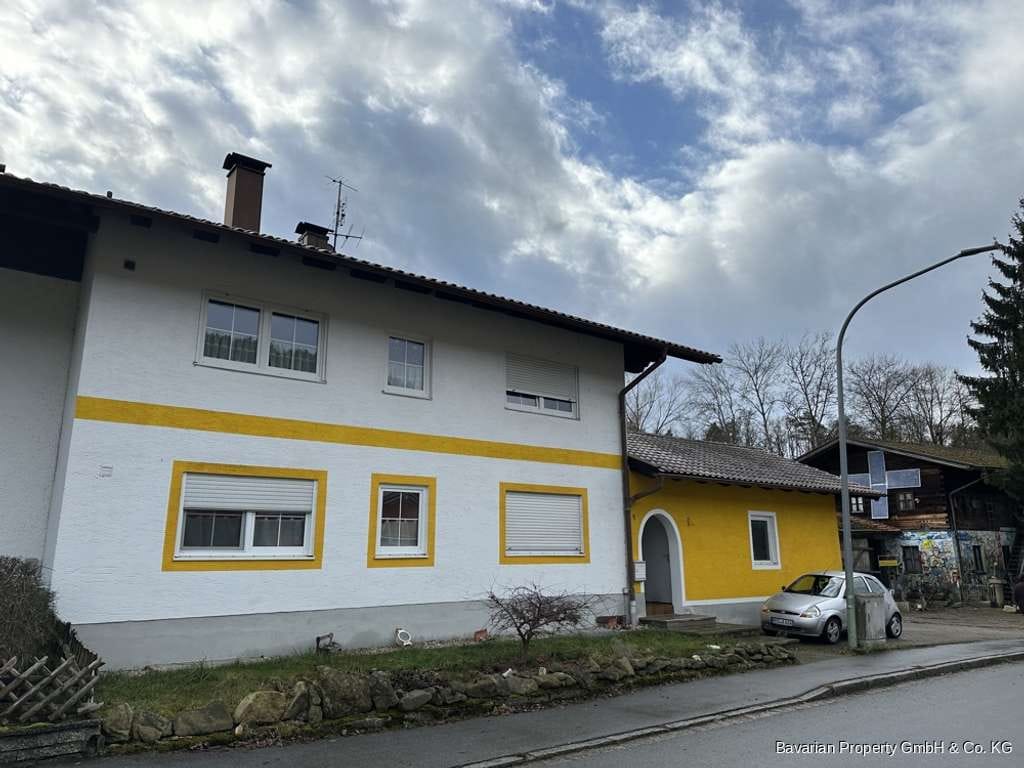 Immobilie in Viechtach - Dreifamilienhaus in Großenau bei Viechtach - jetzt ohne Wohnrecht! - Bild 0