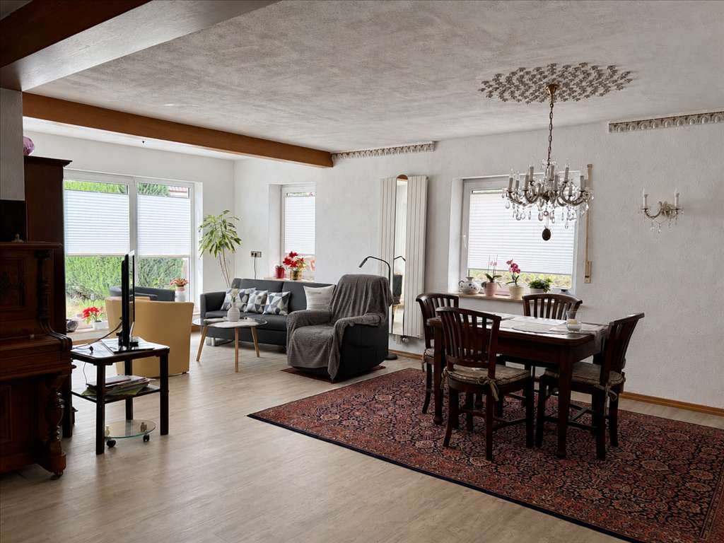 Immobilie in Jagstzell - Stilvolle Erdgeschosswohnung mit zwei überdachten Terrassen und mediterranem Wohnflair - Bild 4