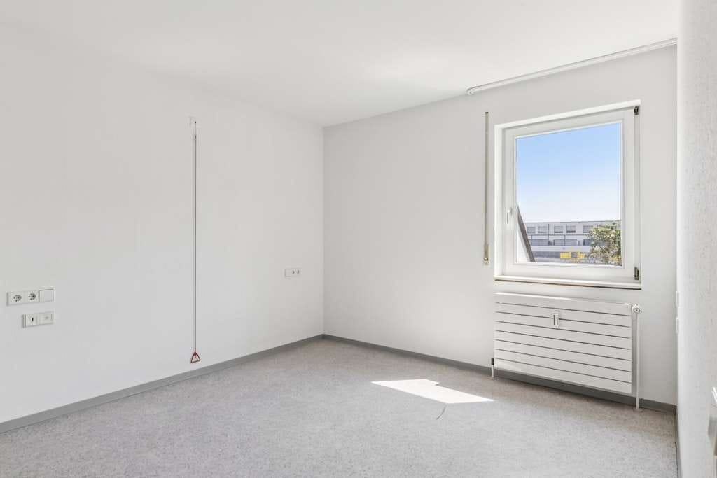 Immobilie in Weil im Schönbuch - Bezugsfreie Zwei-Zimmer-Wohnung in Altenresidenz in zentraler Lage von Weil im Schönbuch - Bild 4