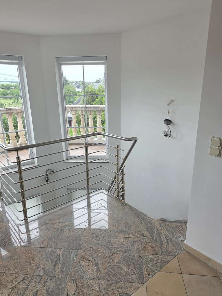 Immobilie in Bundenbach - Luxuriöse großzügige Villa mit unverbaubarem Panoramablick, exklusiver Luxusausstattung und 3 Garage - Bild 3