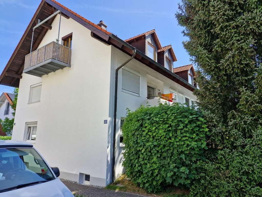 Immobilie in Haag in Oberbayern - Modernisierte 3‑Zi.-Wohnung mit Süd-Balkon, Kamin & EBK | Stellplatz inkl. | bezugsfrei - Bild 1