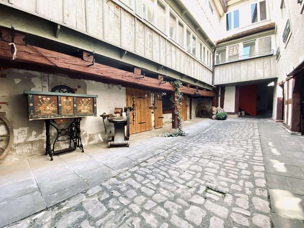 Immobilie in Coburg - Kapitalanlage mit Charme und Geschichte - Mehrfamilienwohnhaus in zentraler Innenstadtlage Coburgs - Bild 2