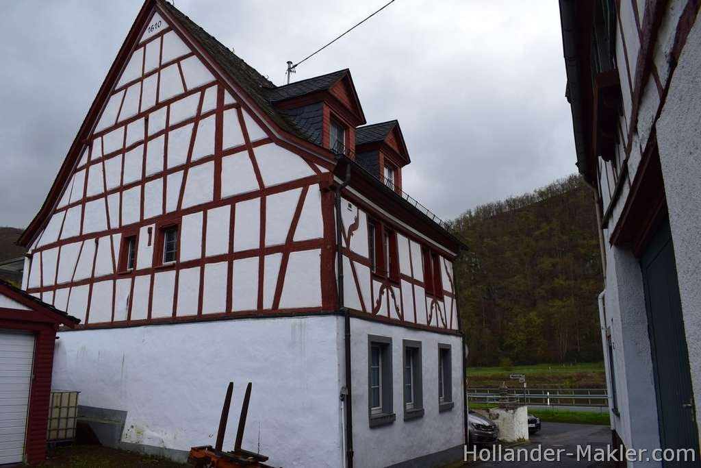 Immobilie in Müden (Mosel) - Kernsaniertes Fachwerkhaus mit herrlichem Moselblick - Bild 1