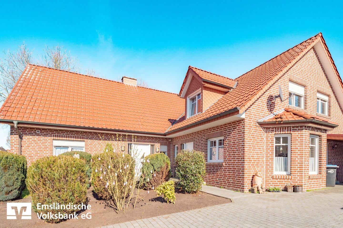 Immobilie in Lingen (Ems) - Junges Zweifamilienhaus mit viel Platz in Lingen-Bramsche - Bild 2