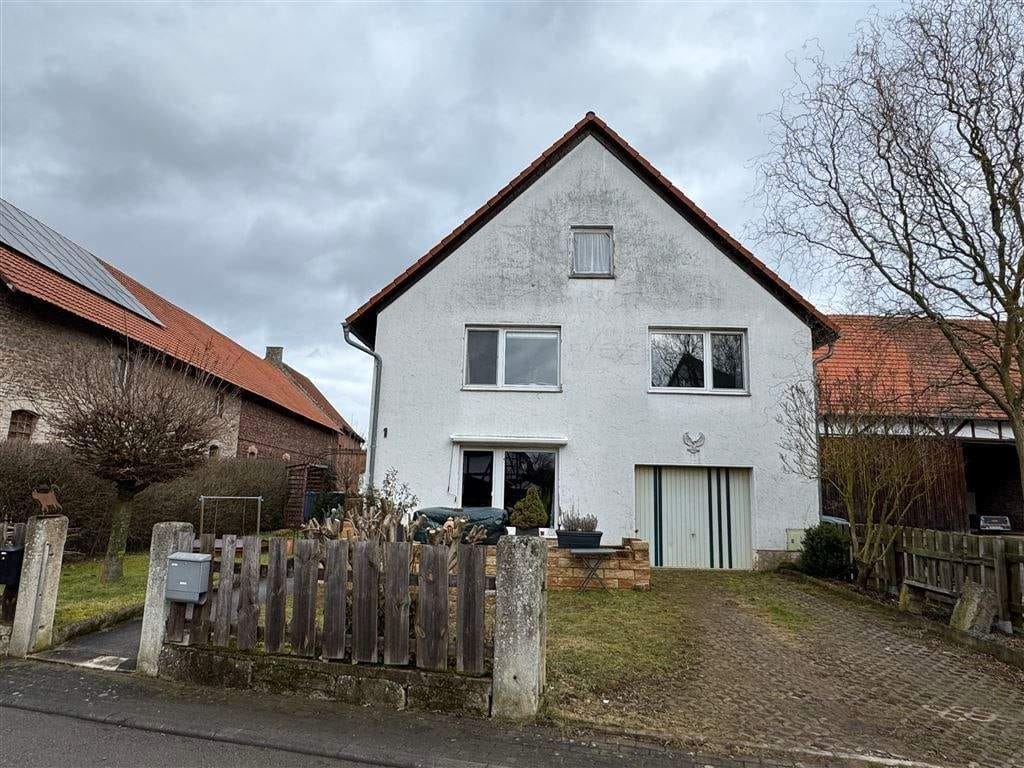 Immobilie in Twistetal - Günstig wohnen in Berndorf! 2-FH mit Ausbau-Potential im Dach! - Bild 1