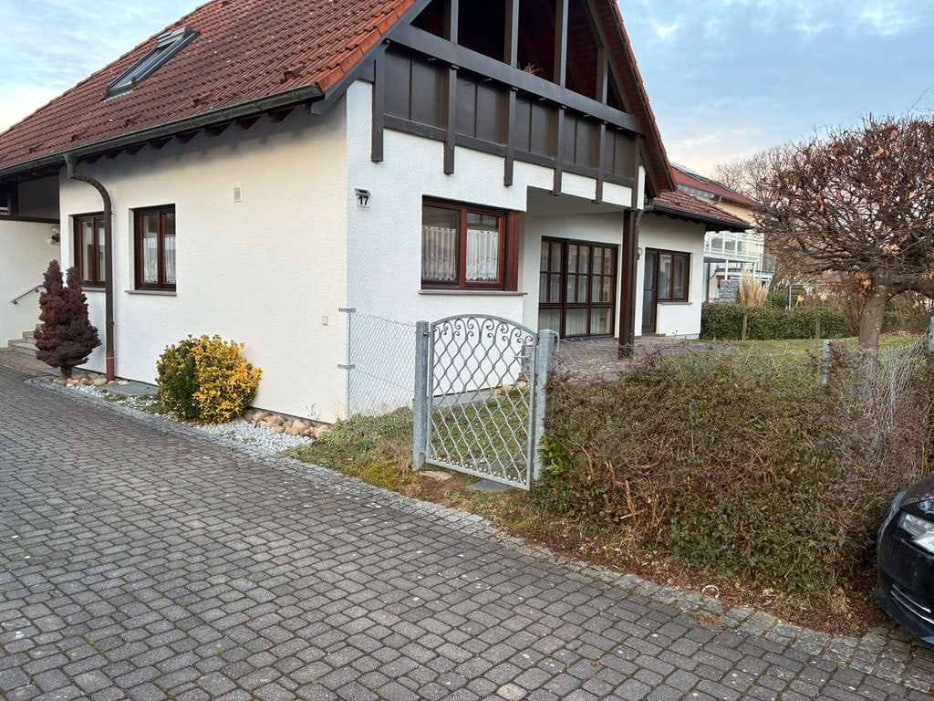 Immobilie in Bönnigheim - Geräumiges Zweifamilien Haus in Bönnigheim - Bild 1