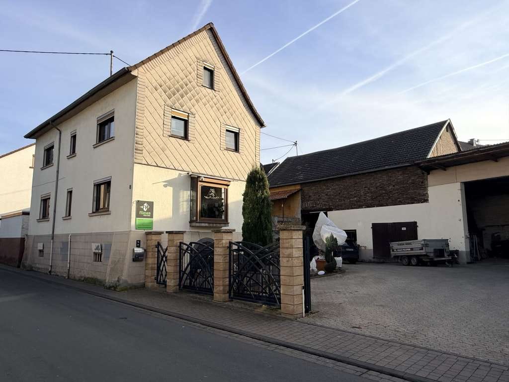 Immobilie in Neuwied - Platz ohne Kompromisse: Großzügiges Wohnhaus mit Scheune und Halle – Ihr Freiraum für Leben und Busi - Bild 0
