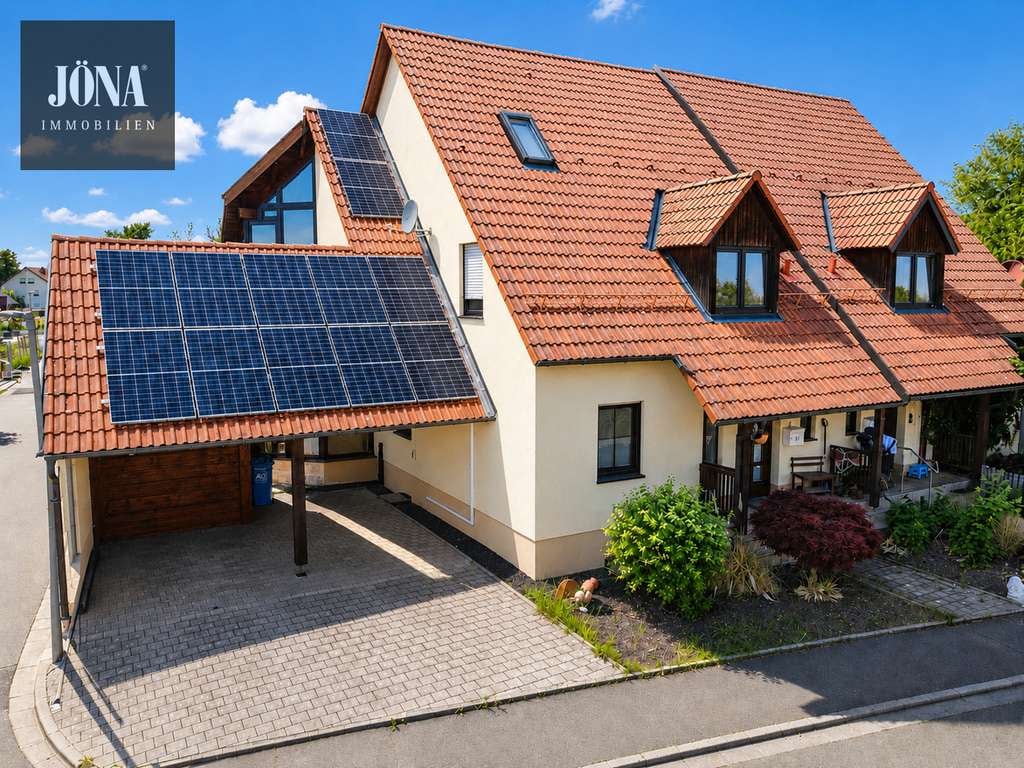 Immobilie in Eckersdorf - Familienglück trifft Zukunftsenergie – Doppelhaushälfte mit PV-Anlage, Wintergarten und Studioausbau - Bild 0