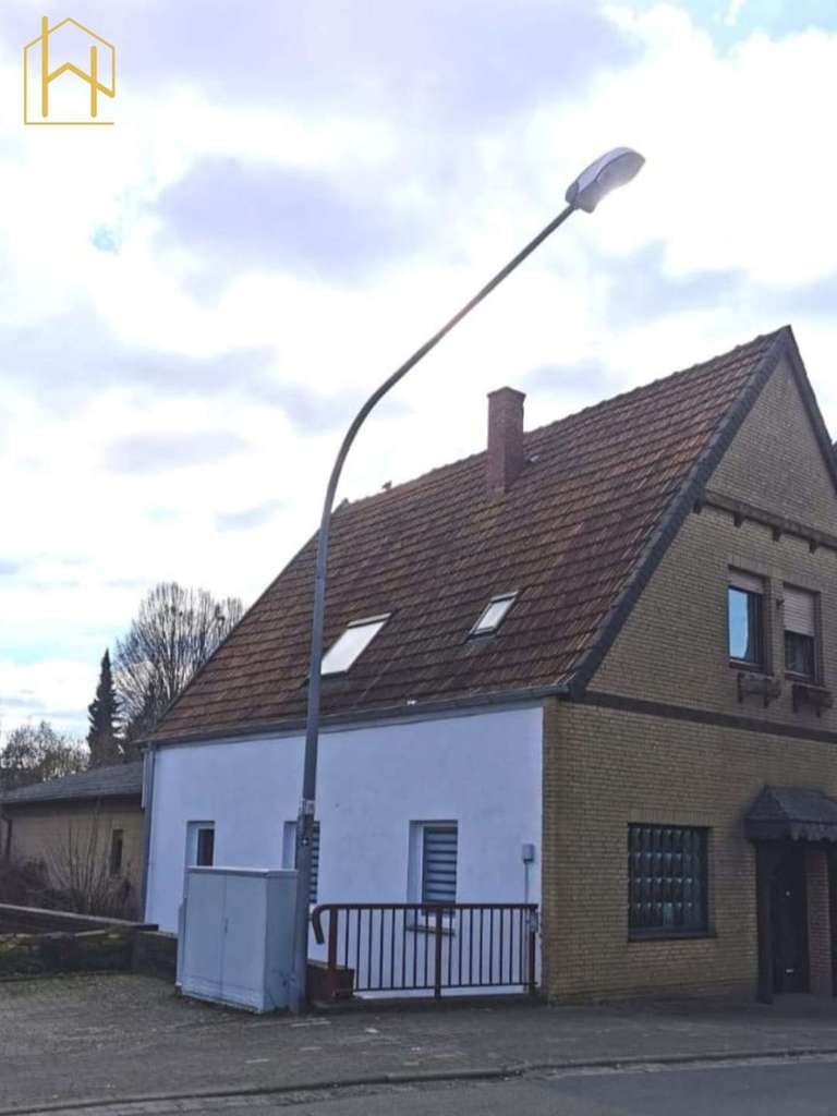 Immobilie in Melle - Solides Zweifamilienhaus mit gesicherten Mieteinnahmen und Eigennutzungspotenzial - Bild 0