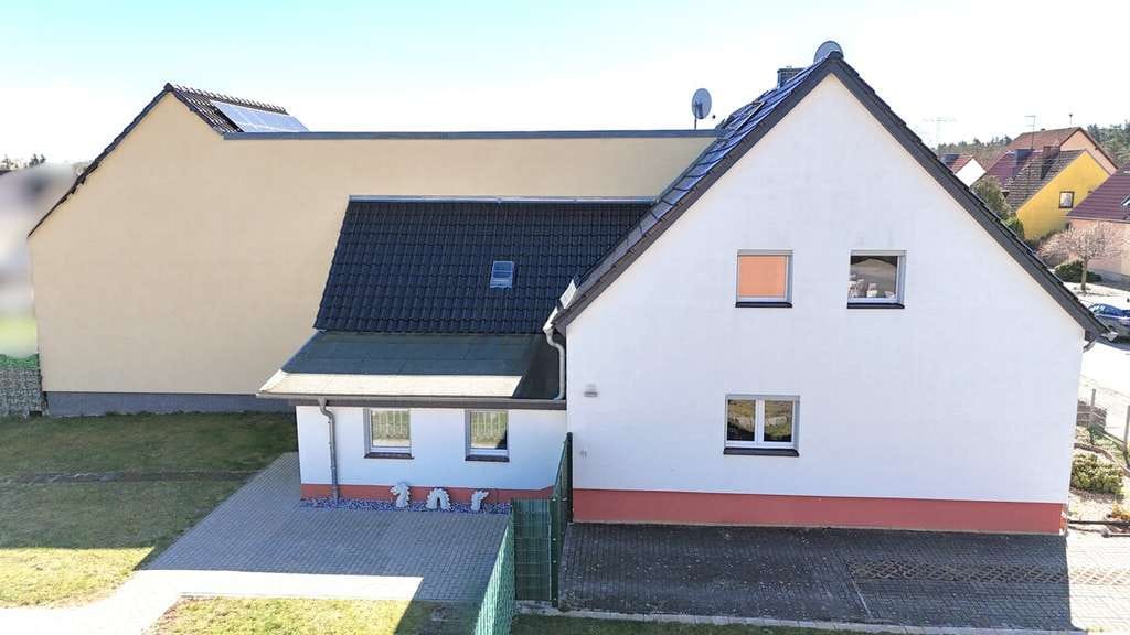 Immobilie in Luckenwalde - Doppelhaushälfte mit großem Grundstück in ruhiger Lage - Bild 1
