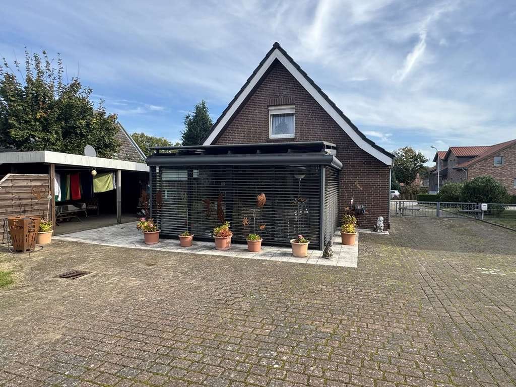 Immobilie in Berkenthin - Einfamilienhaus mit Bürogebäude, Garage + Wintergarten! - Bild 0