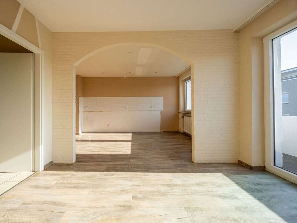 Immobilie in Bottrop - Barrierearme 2,5-Zimmer-Wohnung mit Aufzug und zwei Balkonen in zentraler Innenstadtlage - Bild 4