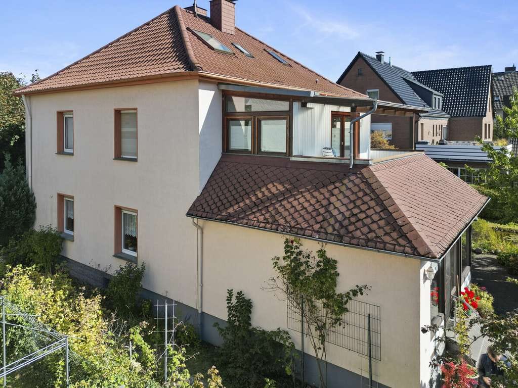 Immobilie in Bad Lippspringe - Naturnah wohnen in Bad Lippspringe – Zweifamilienhaus mit Gartenidylle - Bild 4