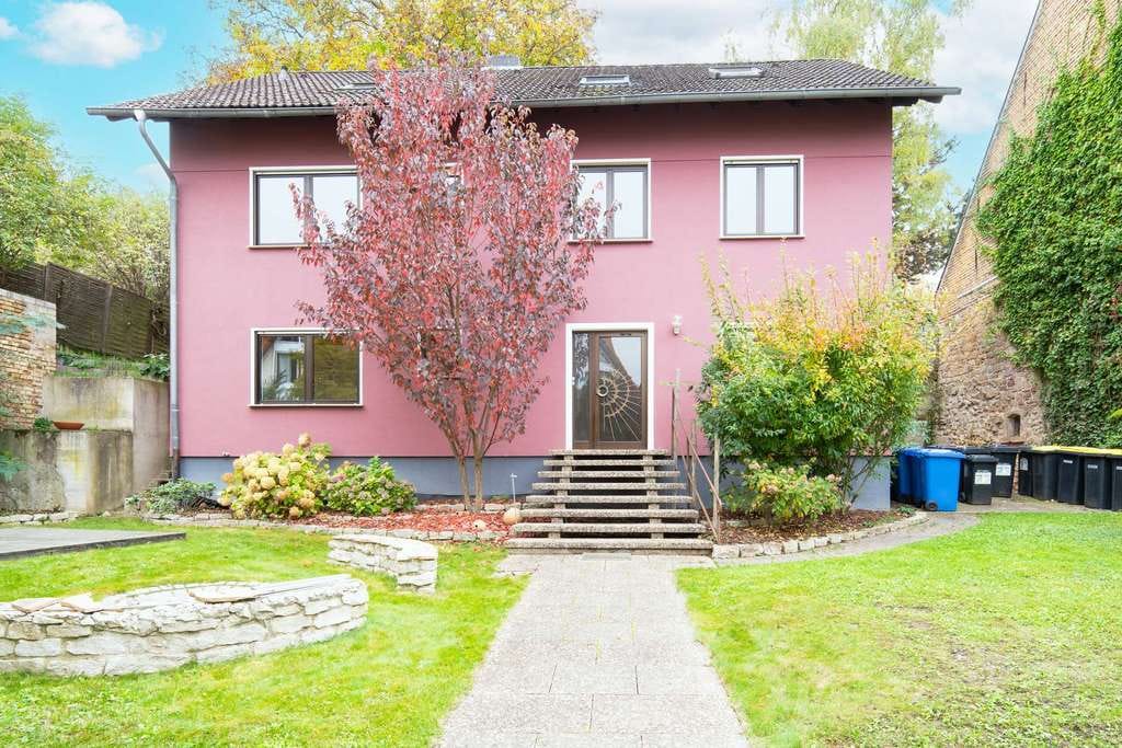 Immobilie in Saulheim - Viel Platz, viele Möglichkeiten: 2–3 Familienhaus mit großem Gartenparadies - Bild 3