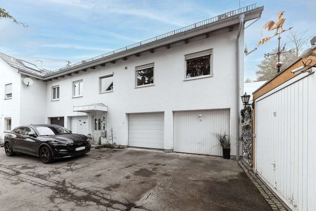Immobilie in Vaterstetten - Sonniges 2-3 Parteienhaus in Vaterstetten für Familien oder als Renditeobjekt - Bild 0